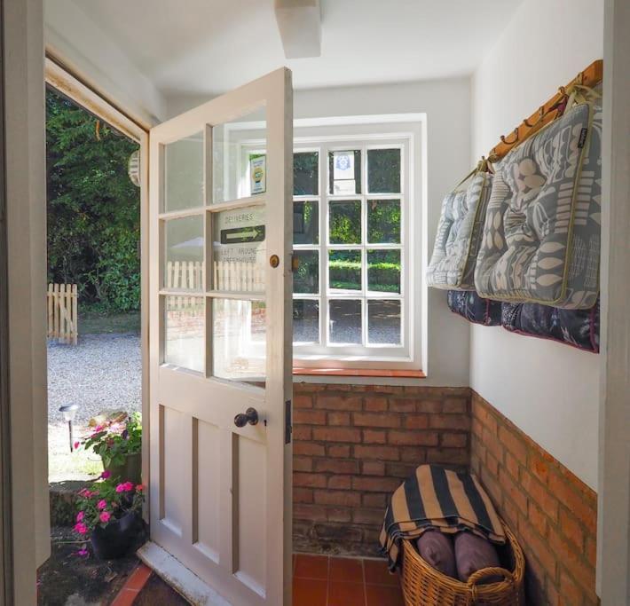 Landford'S Cottage, Your Retreat! Esterno foto